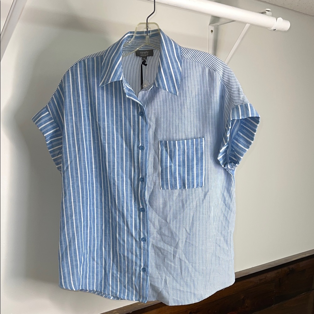 NWT Ninety Clothing Co.‎ Blue Striped Button Down Shirt- M